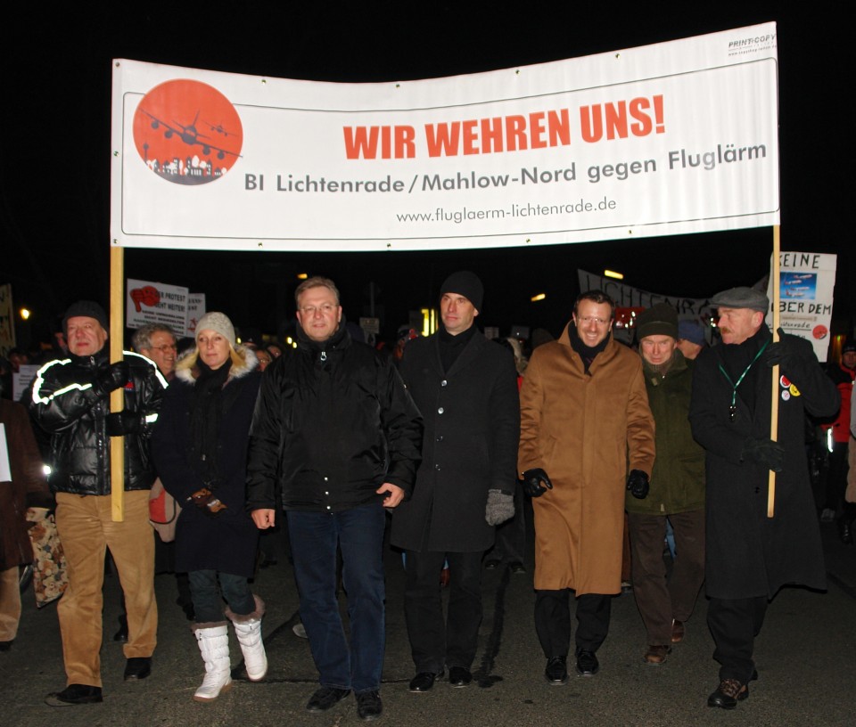 Luczak mit Frank Henkel bei eienr Montagsdemo Luczak mit Frank Henkel bei eienr Montagsdemo